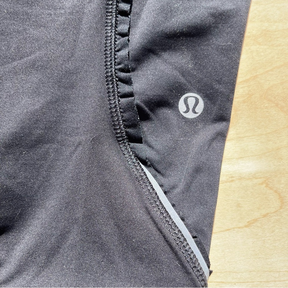 Lululemon Run Fast Free Crop Sz 8 Black, Ruffle Reflective Power Luxtreme - Picture 9 of 14